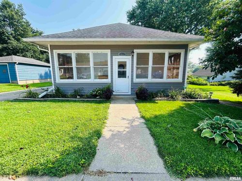 411 Jackson Blvd, Goose Lake, IA, 52750-7704 | Card Image