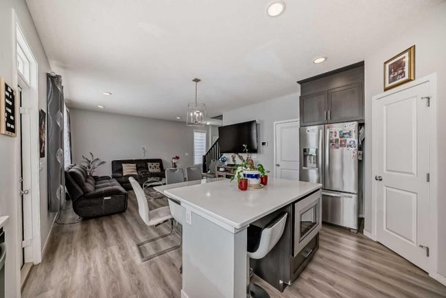 93 Red Sky Road Ne, Home with 3 bedrooms, 2 bathrooms and 4 parking in Calgary AB | Image 9