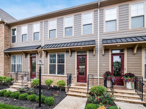 32-924 Pullman Pl, Columbus, OH, 43212-3962 | Card Image