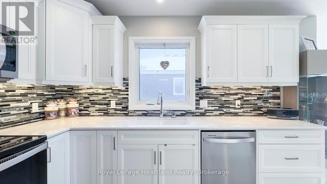 273 Lake Breeze Dr, House other with 2 bedrooms, 2 bathrooms and 3 parking in Goderich ON | Image 12