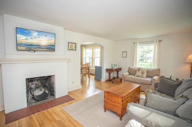 62 Lynde St, House other with 4 bedrooms, 2 bathrooms and 4 parking in Old Saybrook CT | Image 16