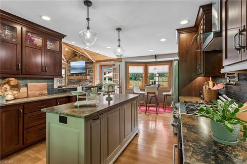 125 River Point Dr, Yorktown, VA, 23693-2110 | Card Image
