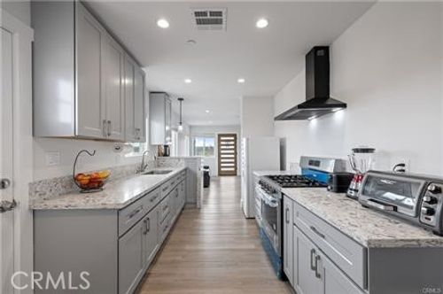 13857 E Avenue G2, Lancaster, CA, 93535-8740 | Card Image