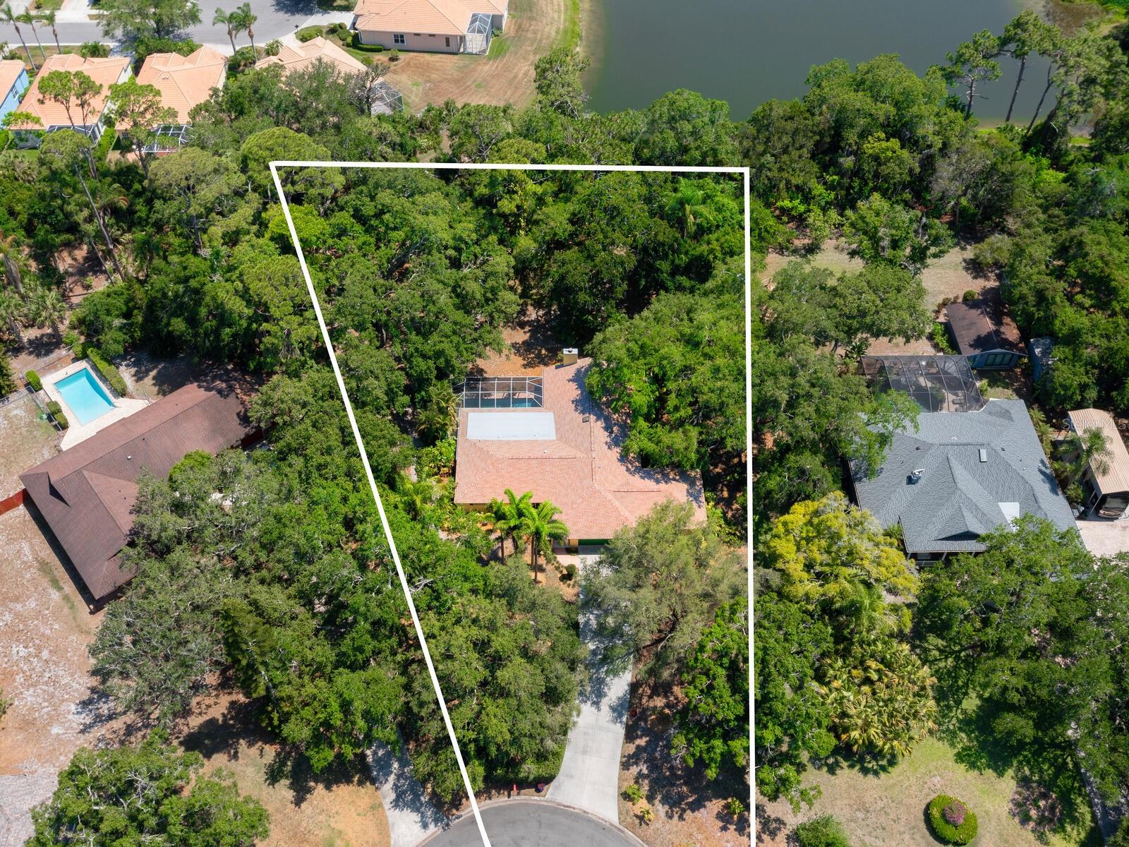 Dunn Dr, Sarasota, FL 34233