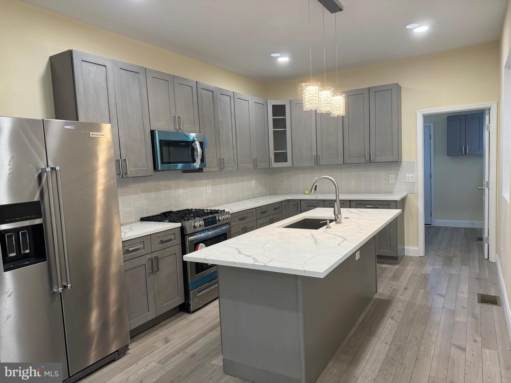 54th St, Philadelphia, PA 19143