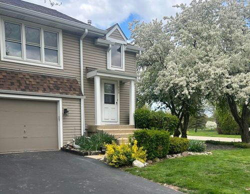 300 Hunters Cir, Fox River Grove, IL, 60021-1862 | Card Image