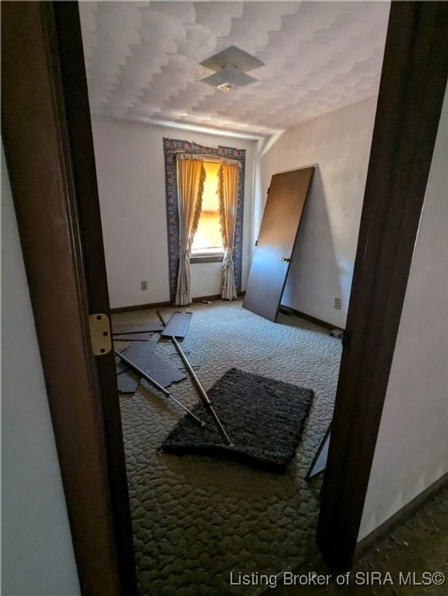 6140 N White River Rd, Home with 6 bedrooms, 2 bathrooms and null parking in Campbellsburg IN | Image 29