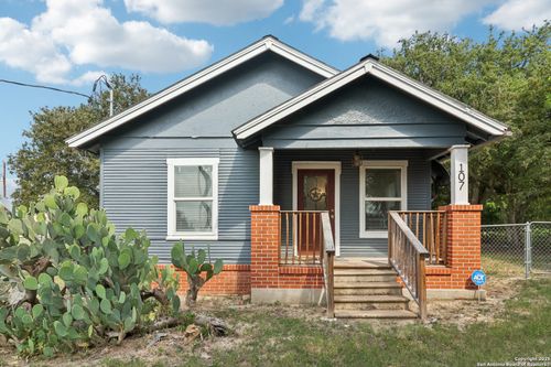 107 W Gilbert St, Falls City, TX, 78113-6013 | Card Image