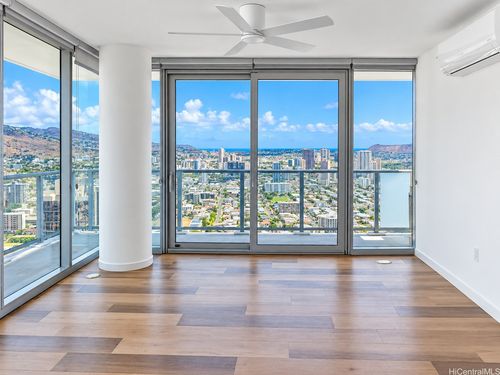 4301r-1500 Rycroft St, Honolulu, HI, 96814 | Card Image