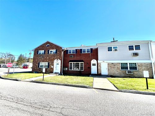 27 Lexington Ln, New Windsor, NY, 12553-7531 | Card Image