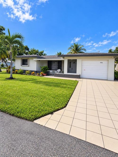 4706 Nw 49th Dr, Tamarac, FL, 33319-3645 | Card Image