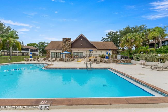 6572 River Run Blvd, Condo with 2 bedrooms, 2 bathrooms and null parking in Weeki Wachee FL | Image 35