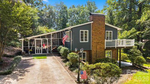 37 Home Place Ln, Hickory, NC, 28601-7894 | Card Image