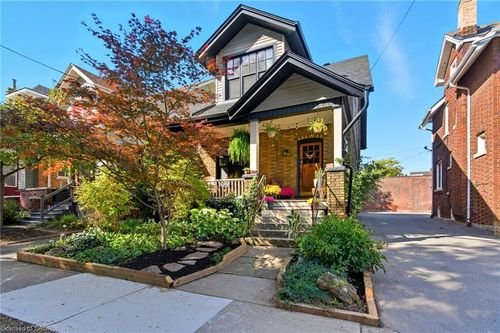 16 Burris St, Hamilton, ON, L8M2J2 | Card Image