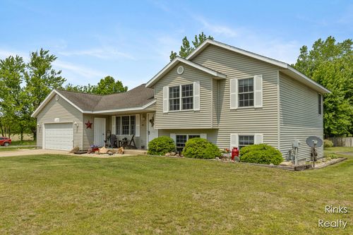 11185 Stanton St, West Olive, MI, 49460-9657 | Card Image