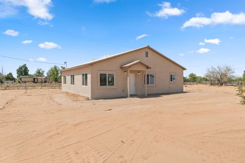 4 Rincon Ct, Los Lunas, NM, 87031-5849 | Card Image