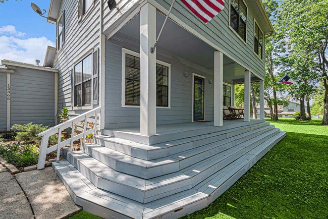 Inviting front porch. | Image 4