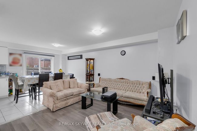 19 Rednor Dr, House attached with 4 bedrooms, 4 bathrooms and 4 parking in Brampton ON | Image 9