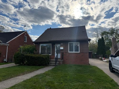 7709 Grayfield St, Dearborn Heights, MI, 48127-1533 | Card Image