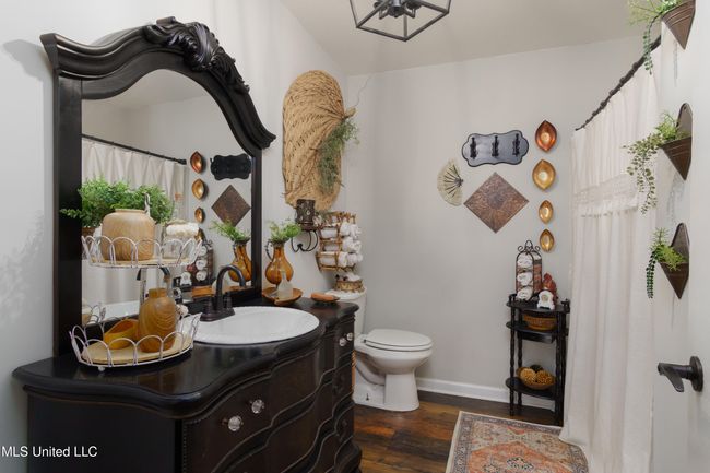 Downstairs 2nd Bathroom | Image 21