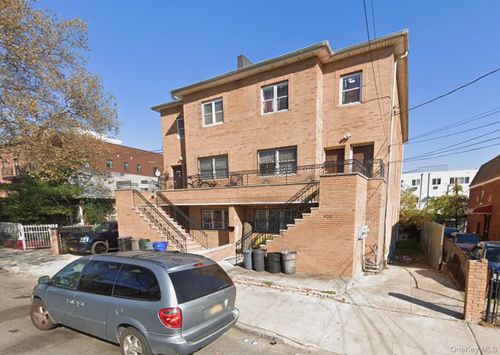 0000000000000000-933 Cleveland St, Brooklyn, NY, 11208-5217 | Card Image