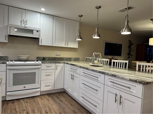 APT-2 - 201 Hoffman Ave, Condo with 2 bedrooms, 2 bathrooms and 2 parking in Cranston RI | Image 6