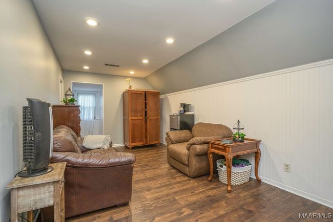 So much space and a walk-in closet | Image 52
