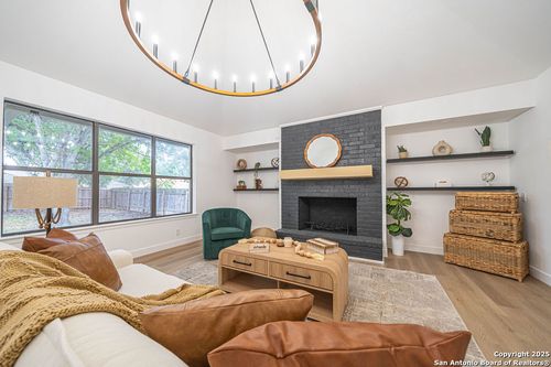 6306 Lakewood Park, Windcrest, TX, 78239-2724 | Card Image