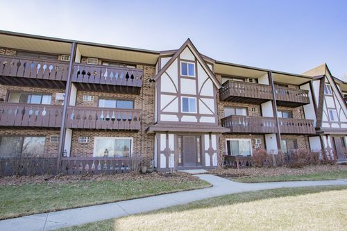 unit-10-4 Crestview Ln, Vernon Hills, IL, 60061-1136 | Card Image