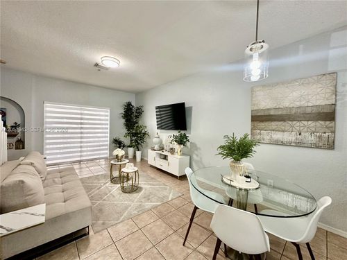 206-5640 Nw 115th Ct, Doral, FL, 33178-4179 | Card Image