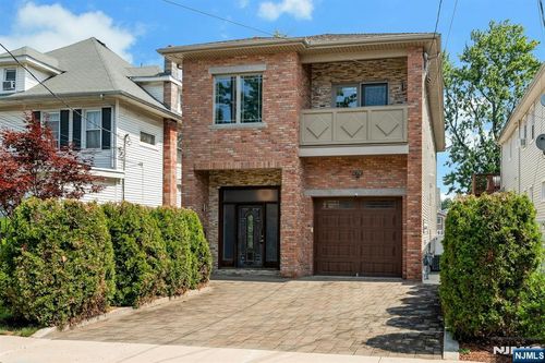 505 Post Avenue, Lyndhurst, NJ, 07071 | Card Image