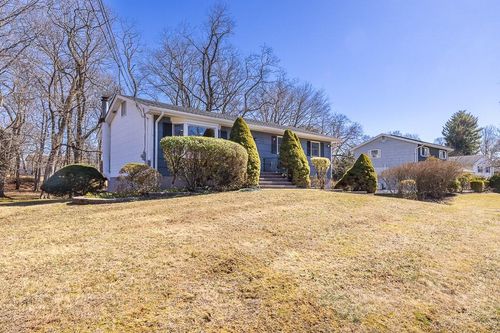 10 Michelle Ave, Congers, NY, 10920-1508 | Card Image