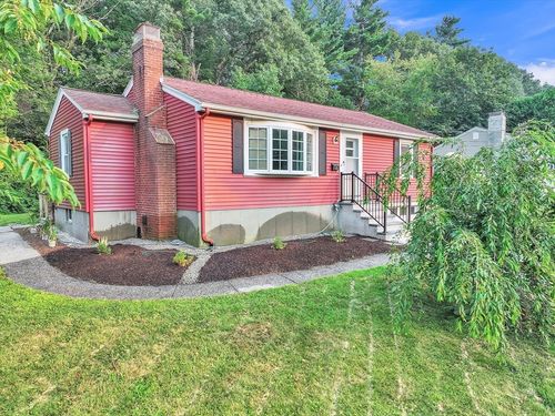 105 Wyoming Dr, Holden, MA, 01520-2160 | Card Image