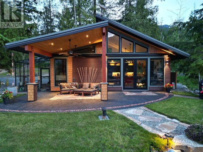 179 Kootenay Lake Rd, House other with 2 bedrooms, 2 bathrooms and 12 parking in Procter BC | Image 8