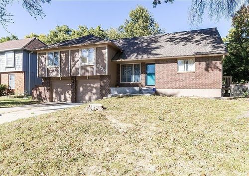 8920 E 81st St, Raytown, MO, 64138-1572 | Card Image