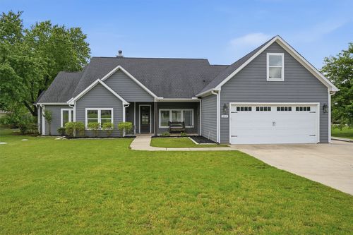 206 Modoc Trl, Gainesville, TX, 76240-9415 | Card Image