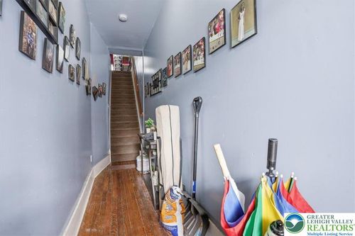 921 Broadway, Fountain Hill, PA, 18015-2619 | Card Image