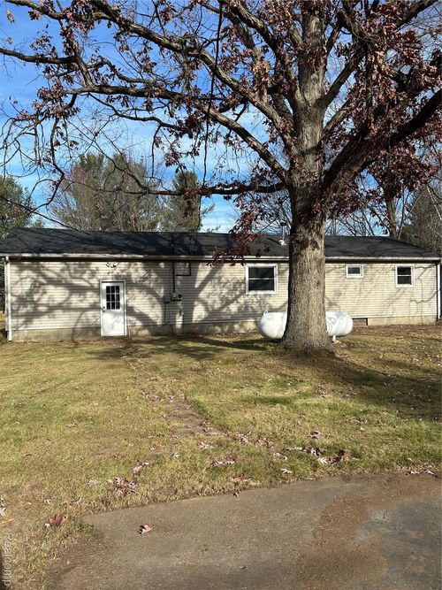 4743 Brown Rd, Vassar, MI, 48768-9253 | Card Image