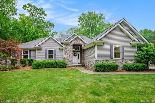 6278 Ridge Hollow Ln, Davisburg, MI, 48350-3648 | Card Image