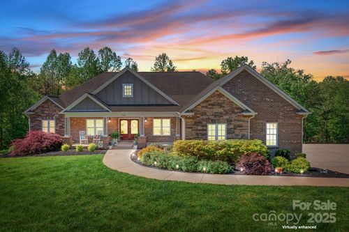 14-730 Oak Ridge Farms Cir, Newton, NC, 28658-9435 | Card Image