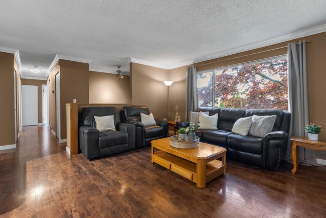 26827 33 A Avenue, House other with 5 bedrooms, 2 bathrooms and 5 parking in Langley BC | Image 9