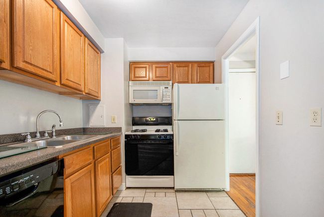 APT-101 - 1249 Island Dr, Condo with 2 bedrooms, 1 bathrooms and null parking in Ann Arbor MI | Image 7