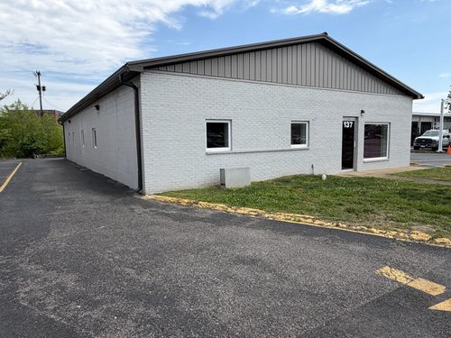 137 W Broadway, Gallatin, TN, 37066-2717 | Card Image
