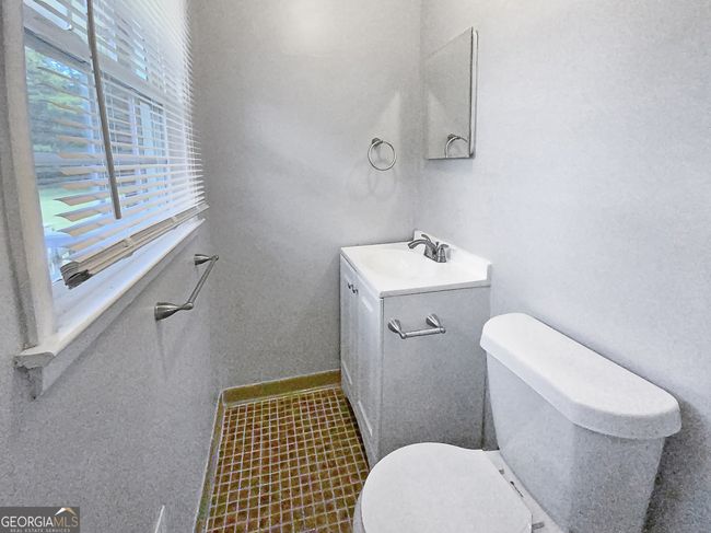 1046 Fox St Se, House other with 3 bedrooms, 2 bathrooms and 2 parking in Conyers GA | Image 7