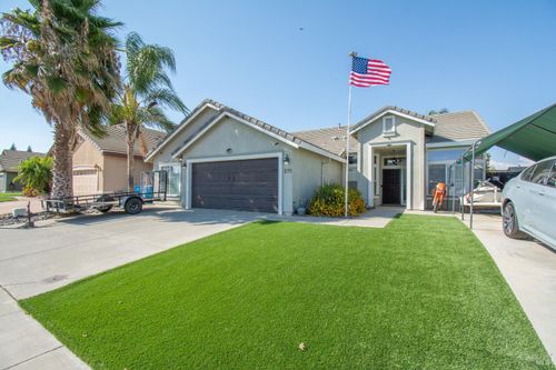 570 Stern Drive, Dixon, CA, 95620 | Card Image