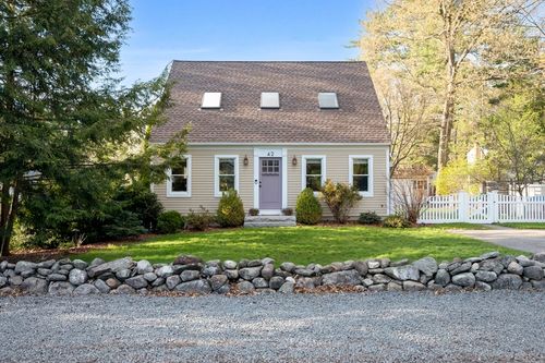 42 Pinewood Ave, Sudbury, MA, 01776-1585 | Card Image