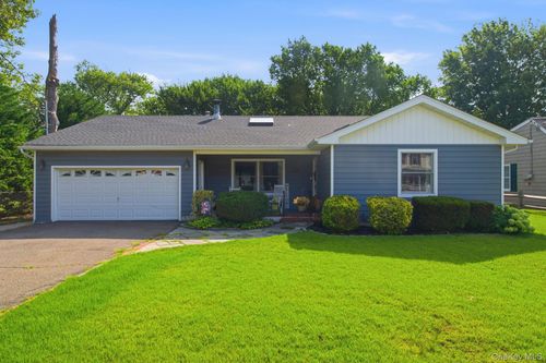 65 Jervis Ave, Copiague, NY, 11726-5034 | Card Image
