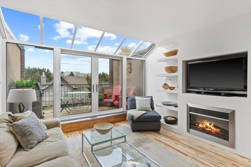 834 W 7th Ave, Vancouver, BC, V5Z1C1 | Card Image