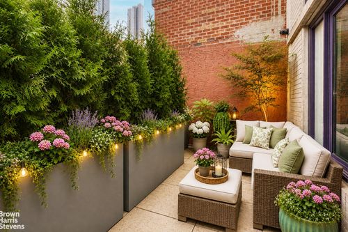 thg-350 W 53rd St, New York, NY, 10019-5751 | Card Image