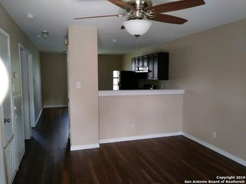 apt-4-830 Hutchins Pl, San Antonio, TX, 78221-2508 | Card Image